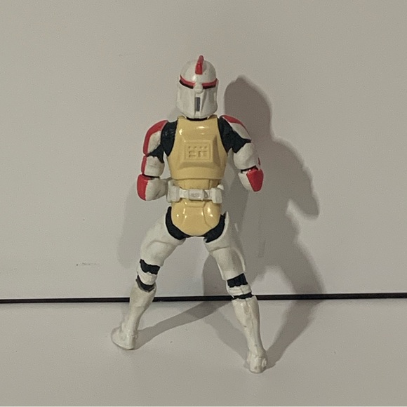 💫 [4/$25] VINTAGE Y2K 2001 STAR WARS RED CAPTAIN CLONE TROOPER 4 INCH FIGURE 💫 - Picture 3 of 8